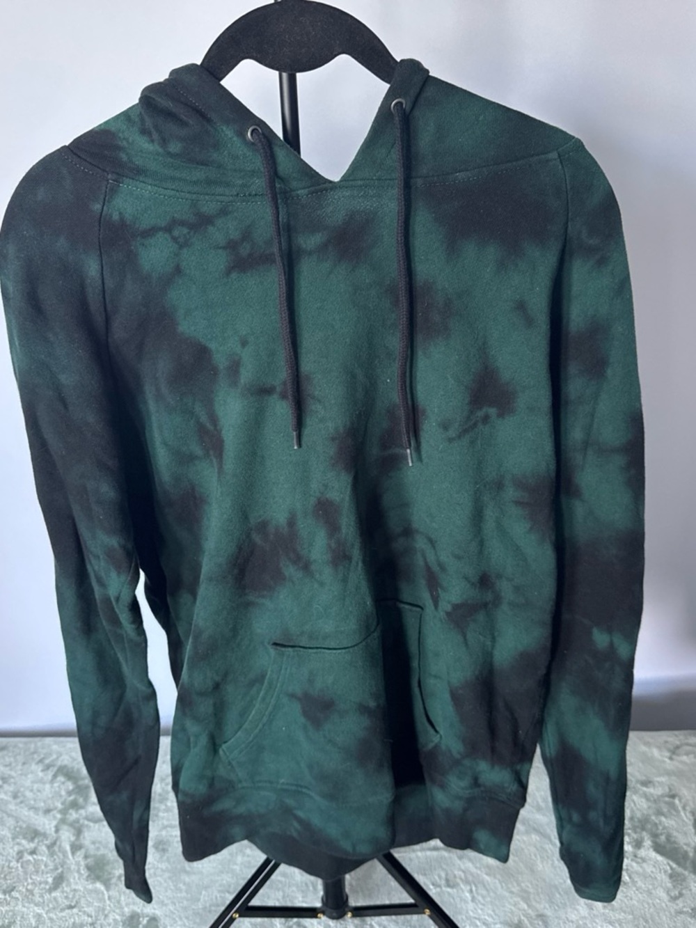 Zine Clothing Black & Green Tie-Dye Pullover Hoodie